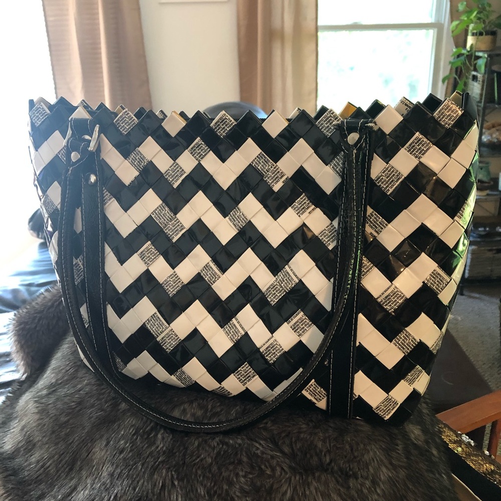 Nahui Ollin purse. Perfect condition!